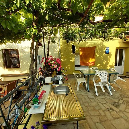 Marija Apartment Pula Exterior photo